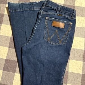 Wrangler High Rise Blue Jeans